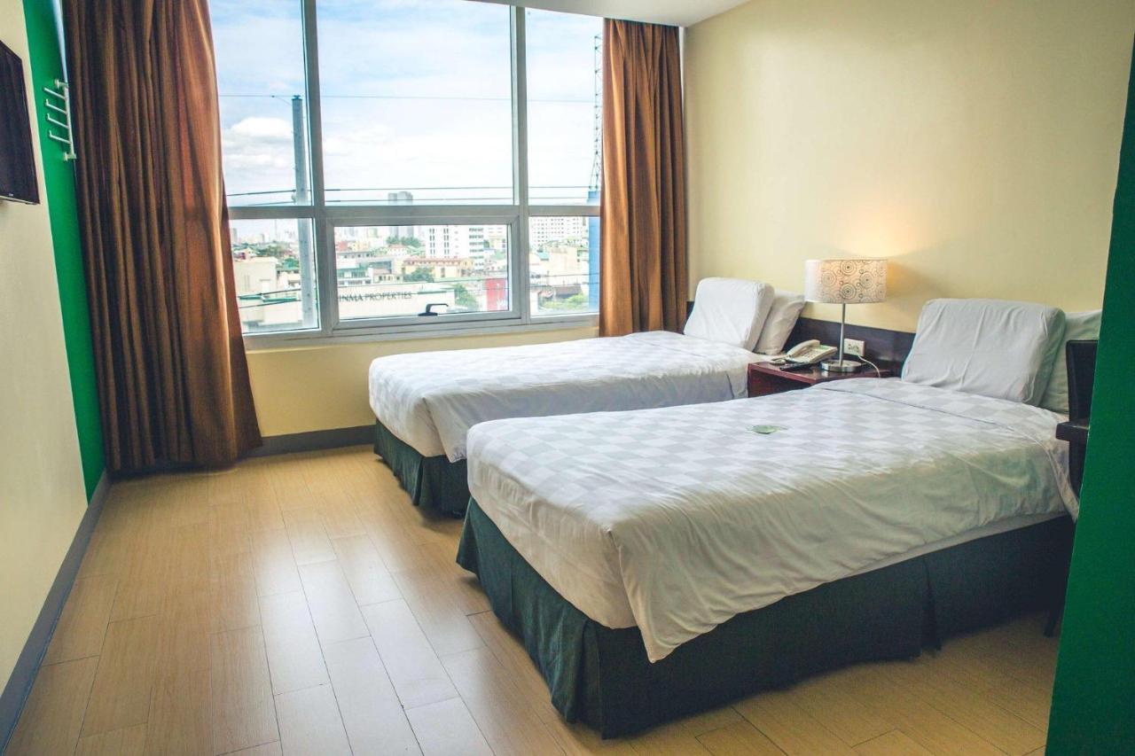 Go Hotels Plus Mandaluyong Manila Exterior photo