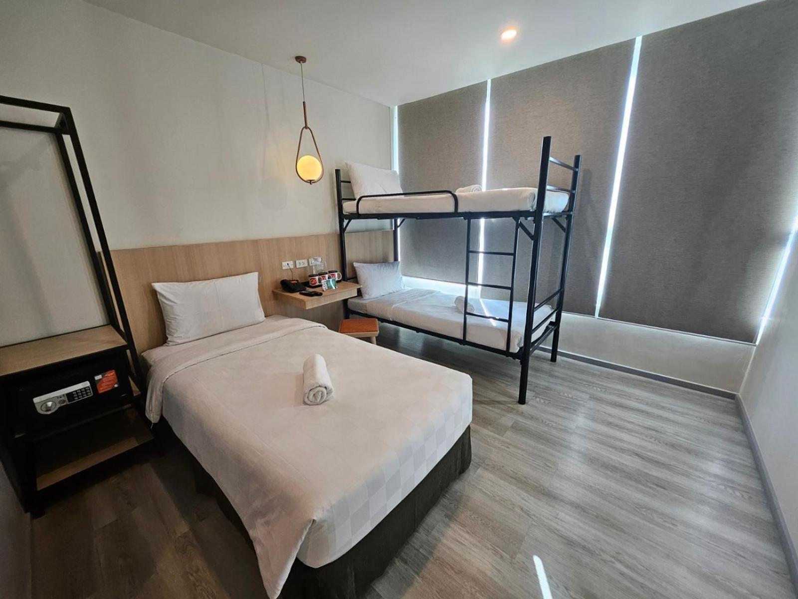 Go Hotels Plus Mandaluyong Exterior photo