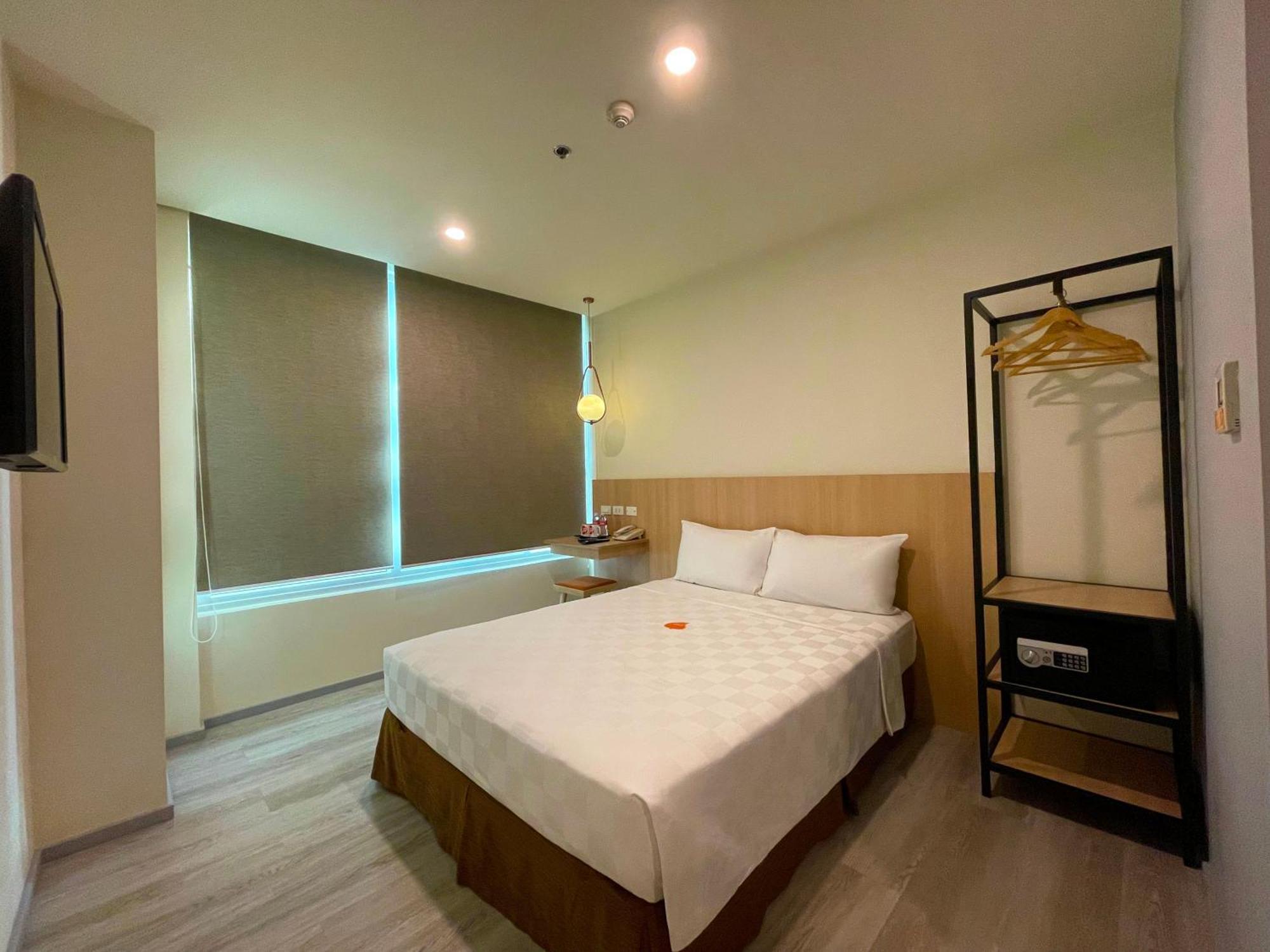 Go Hotels Plus Mandaluyong Exterior photo