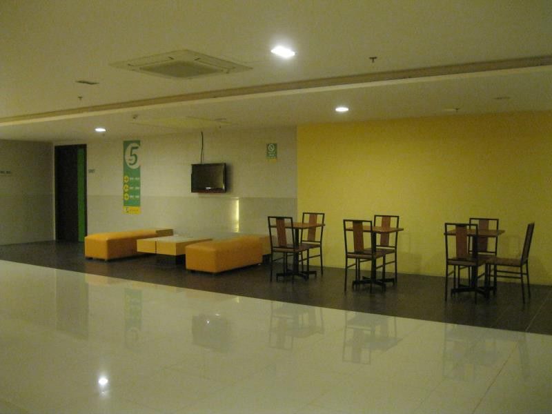 Go Hotels Plus Mandaluyong Exterior photo
