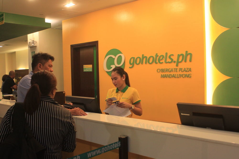 Go Hotels Plus Mandaluyong Manila Exterior photo