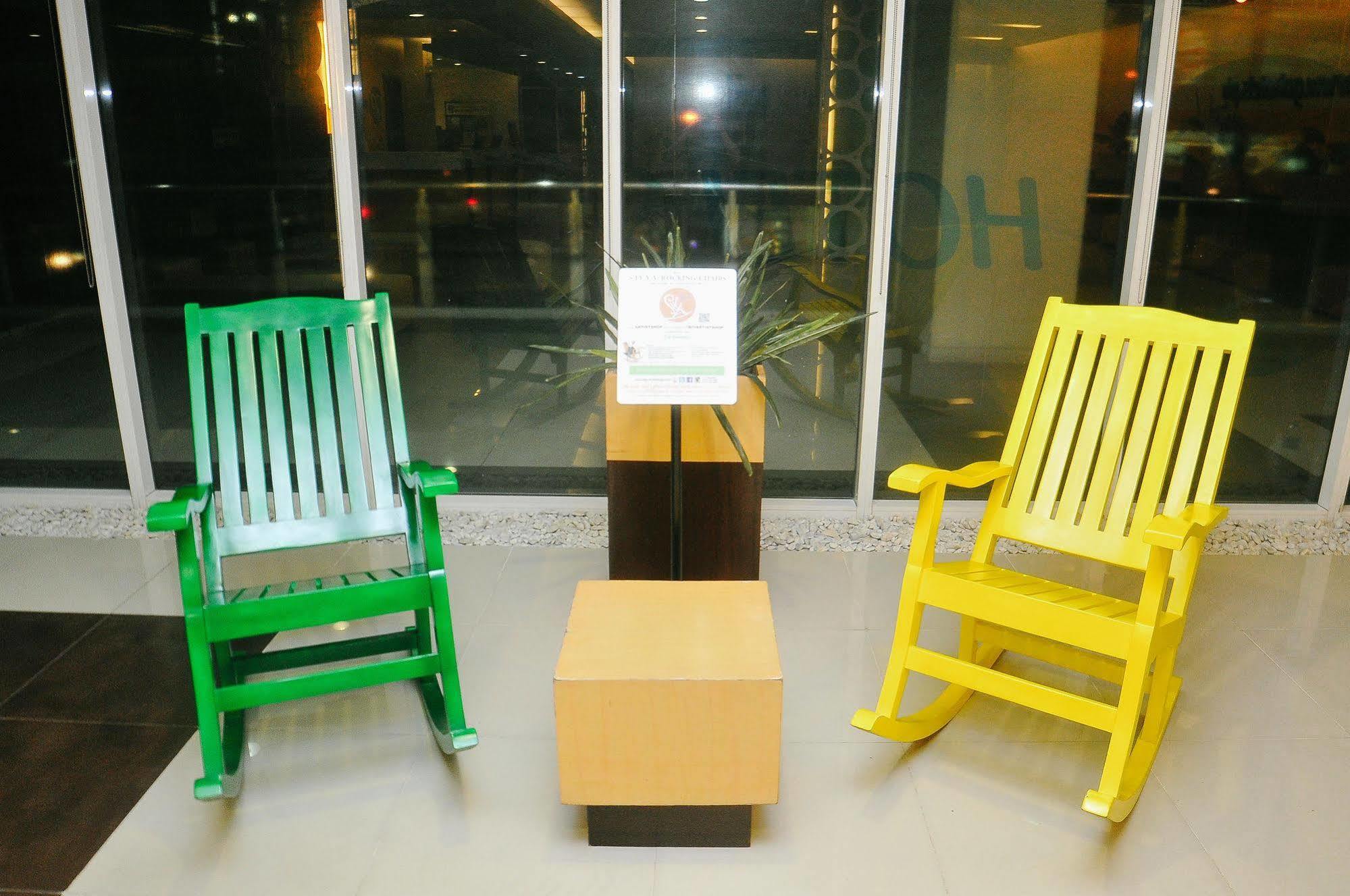 Go Hotels Plus Mandaluyong Exterior photo